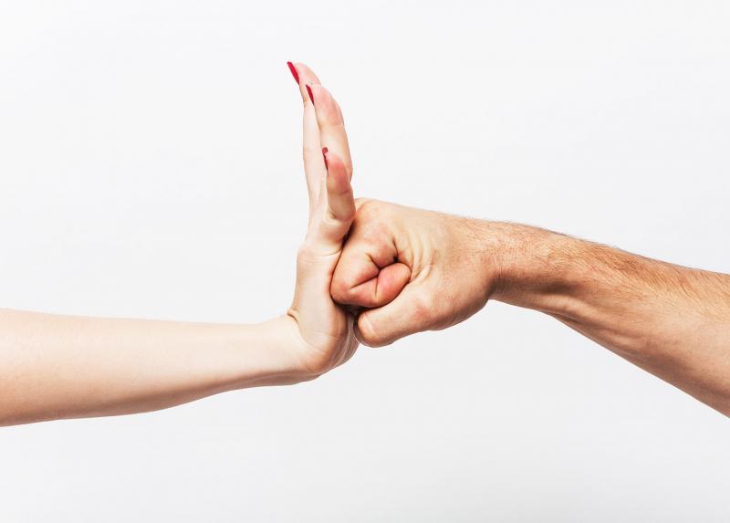 Red flag - Stop alla violenza