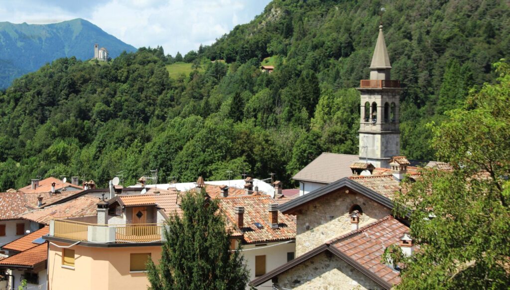 Illegio - è un piccolo borgo di 340 abitanti nelle Alpi friulane