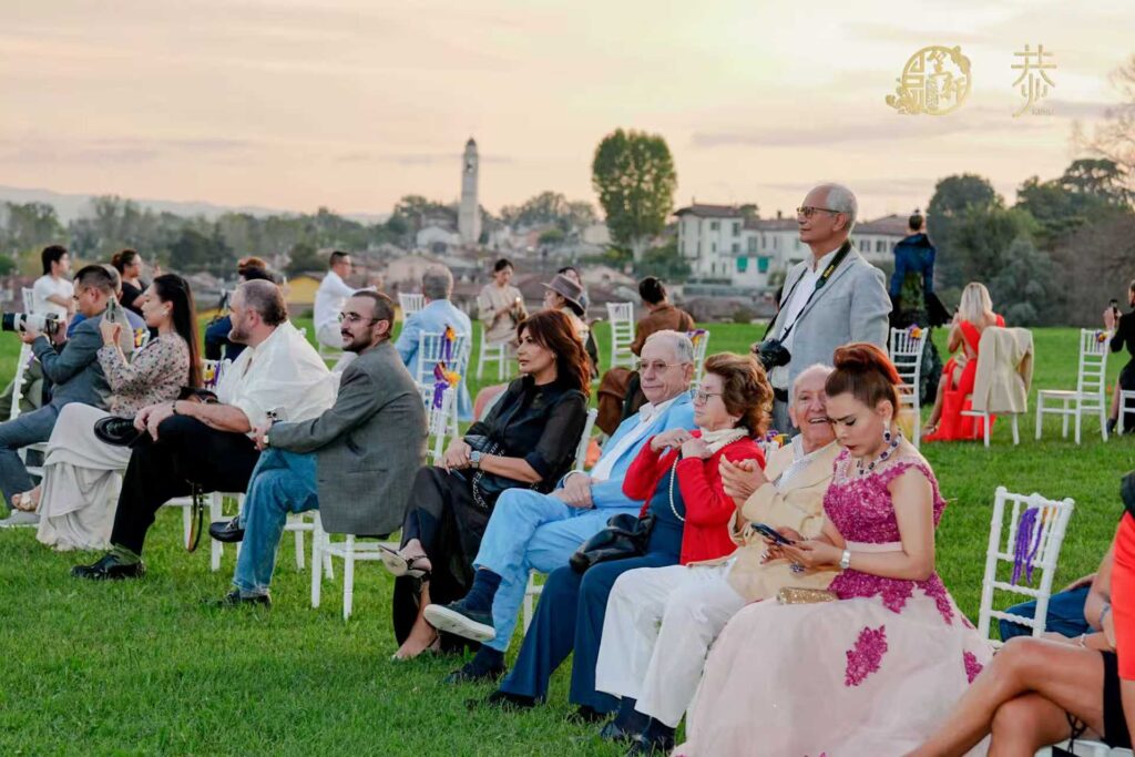   “Lixuan Huafu” -pubblico