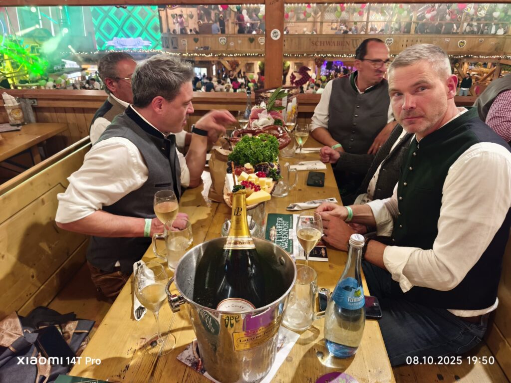 Volksfest Stoccarda -Birra e non solo a fiumi e costumi tipici 