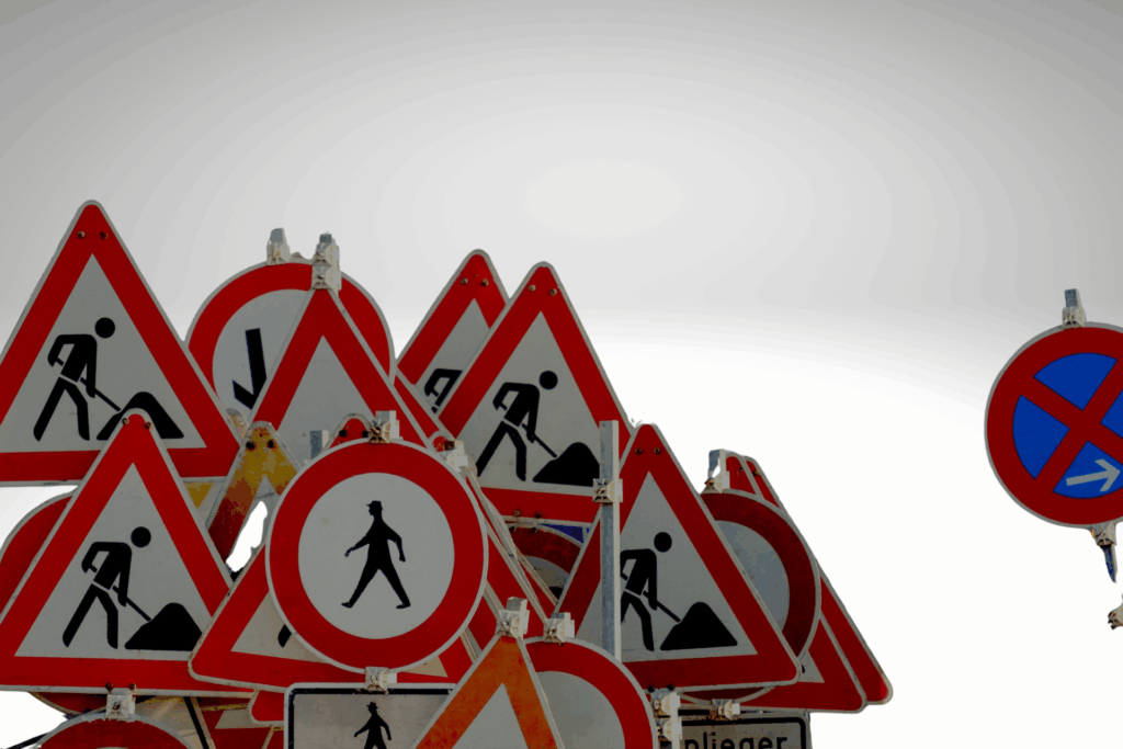 Disabilità e yoga - divieti e cartelli 