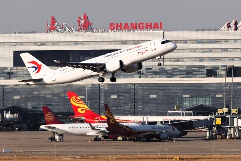 carburanti sostenibili per l’aviazione - aereo in partenza
